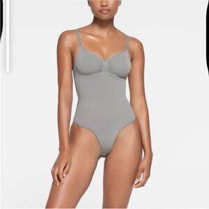NWOT Skims seamless brief bodysuit new gray